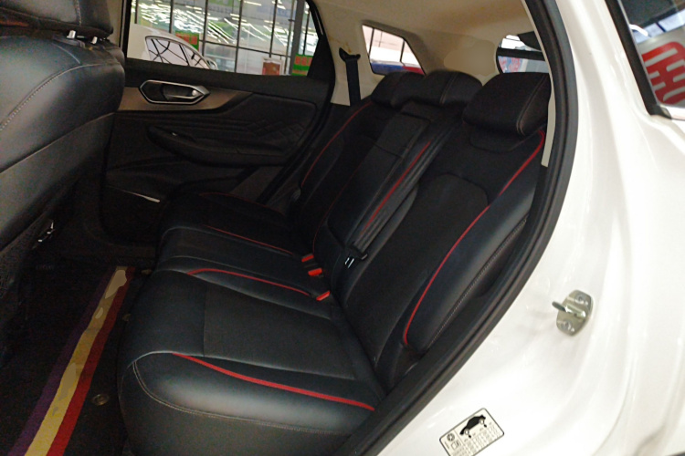 北京汽车 北京X7 2023款 1.5TD DCT超享+版中控内饰7004