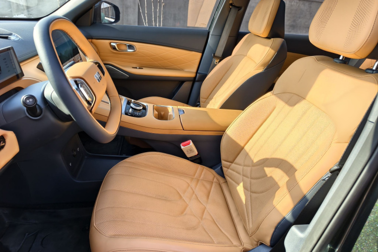 吉利银河 银河星舰7 EM-i 2025款 120km 探索+版中控内饰7002