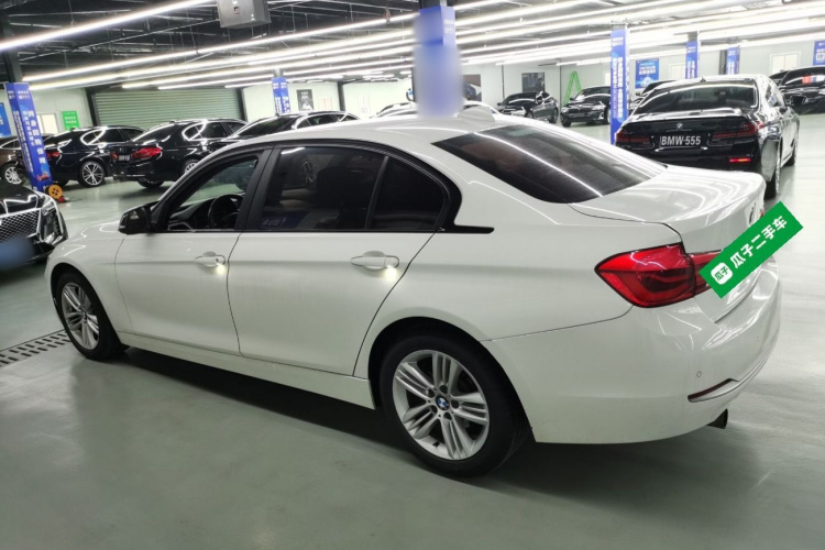 宝马3系 2016款 320Li 进取型车身外观4