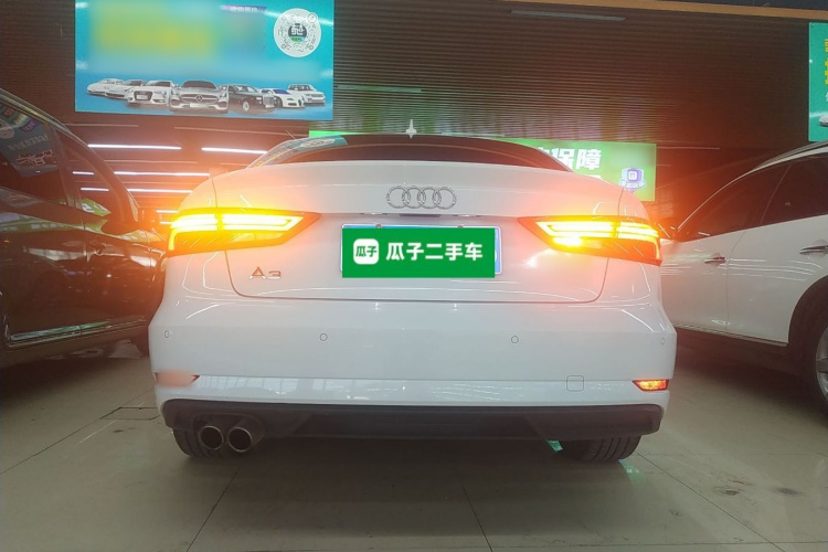 奥迪A3 2018款 30周年年型 Limousine 35 TFSI 进取型车身外观6