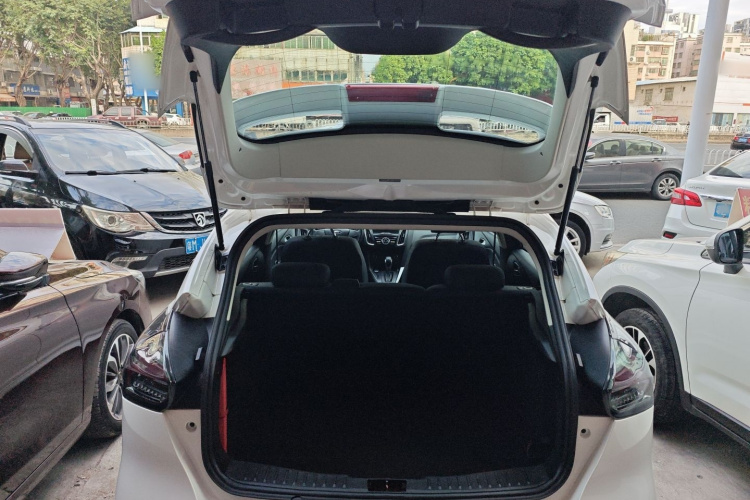 福特 福克斯 2017款 两厢 1.6L 自动舒适型智行版局部细节23