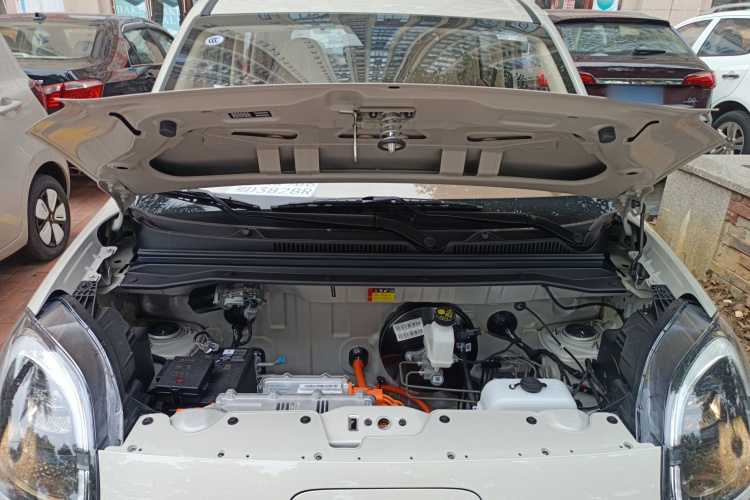 五菱汽车 宏光MINIEV 2025款 四门版 进阶款机舱底盘24