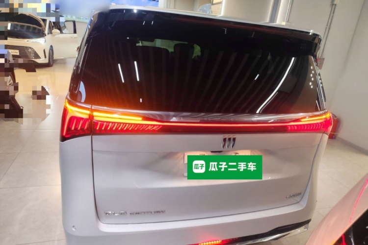 别克 世纪 2023款 2.0T 七座臻享款车身外观6