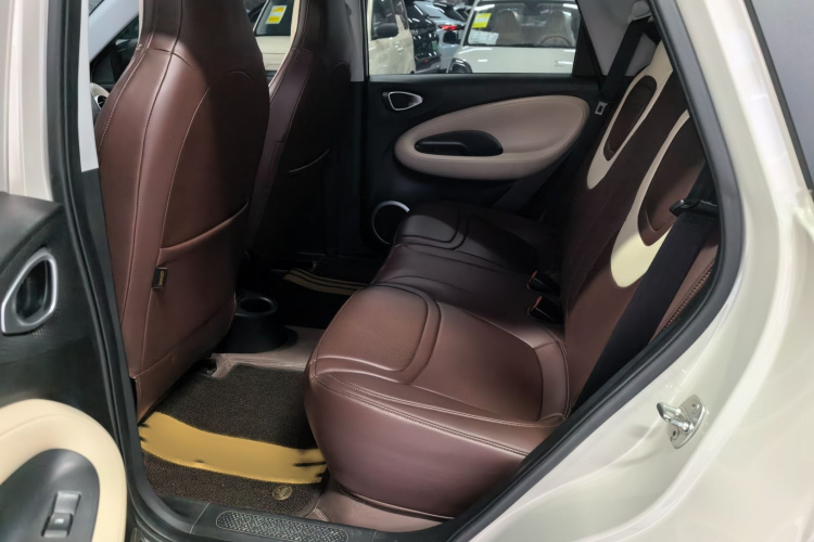 五菱汽车 五菱缤果 2023款 203km 轻享款中控内饰7003