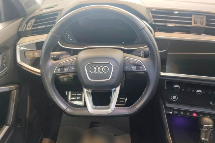 奥迪Q3 2024款 40 TFSI 时尚动感型中控内饰13