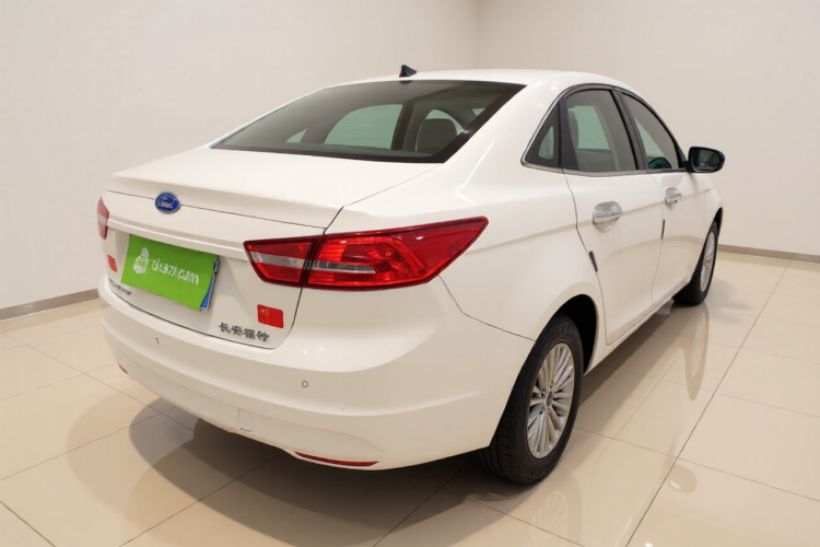 福特 福睿斯 2017款 改款 1.5L 自动舒适型车身外观7
