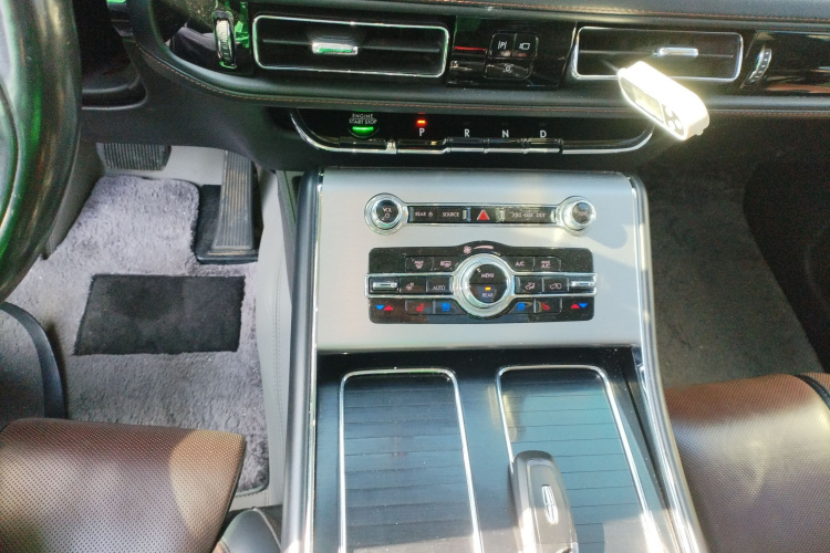 林肯 飞行家 2021款 3.0T V6 四驱MONO限量版局部细节18