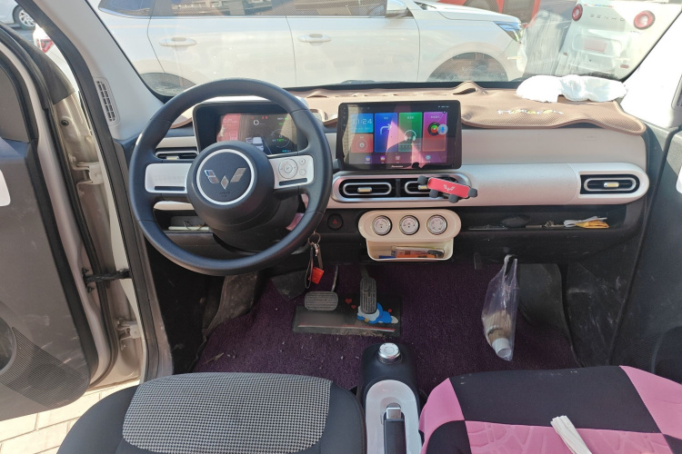 五菱汽车 宏光MINIEV 2024款 第三代 215km 青春版中控内饰12