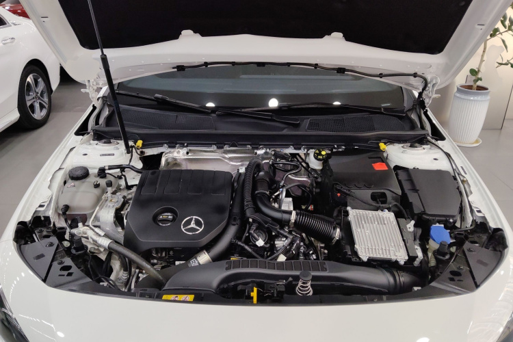 奔驰A级 2024款 改款 A 200 L 时尚型机舱底盘24