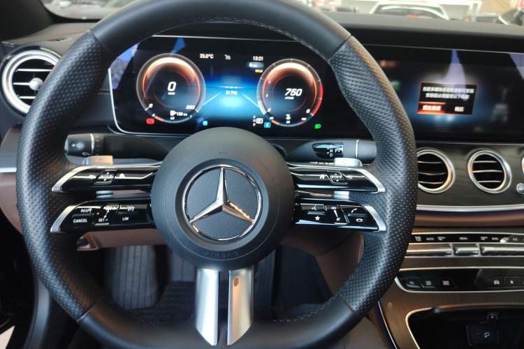 奔驰E级 2023款 改款 E 300 L 运动豪华型局部细节13