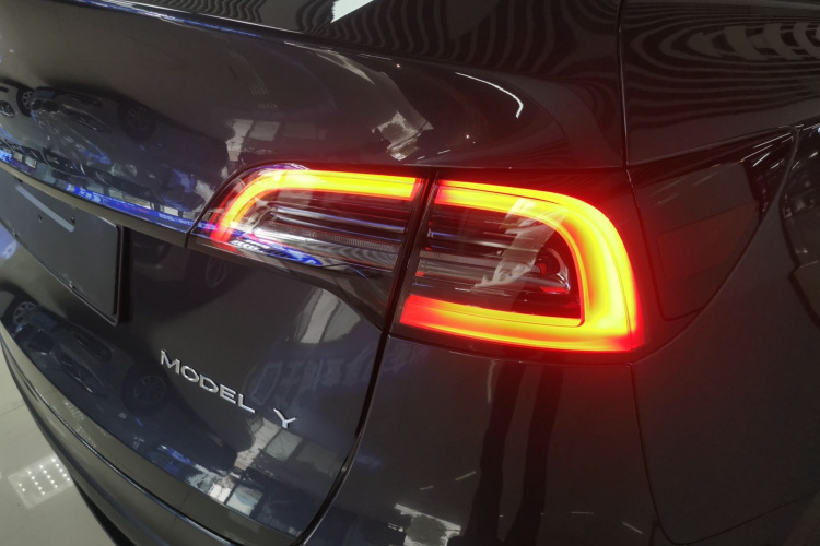 特斯拉 Model Y 2024款 后轮驱动版车身外观6006