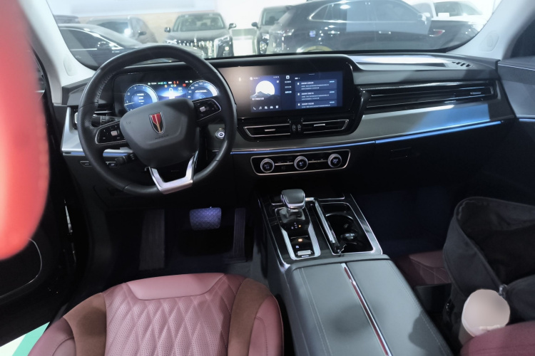 红旗HS5 2023款 2.0T 四驱旗享Pro版中控内饰7002