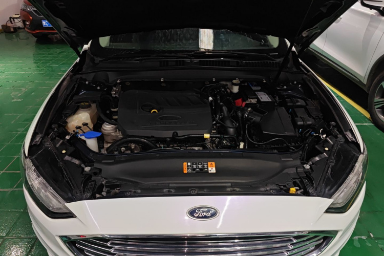 福特 蒙迪欧 2017款 EcoBoost 180 时尚型局部细节24