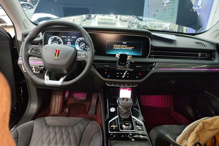 红旗HS5 2022款 改款 2.0T 智联旗领版中控内饰7002