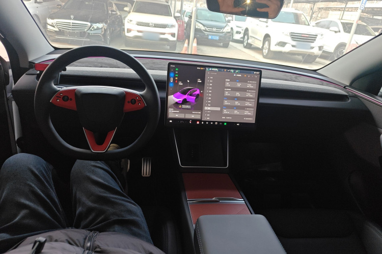 特斯拉 Model Y 2025款 后轮驱动版中控内饰7002