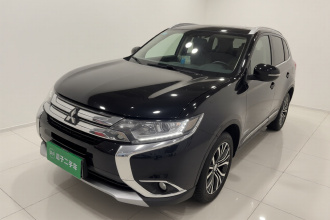三菱 欧蓝德 2018款 2.0L 两驱荣耀版 5座