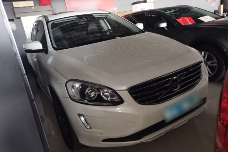 沃尔沃XC60 2017款 T5 AWD 智远升级版车身外观3