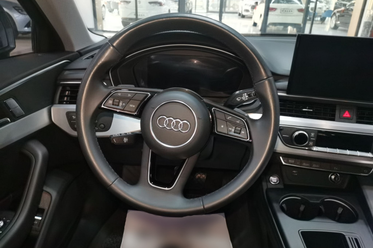 奥迪A4L 2024款 40 TFSI 时尚动感型中控内饰13