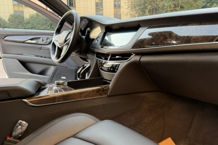 凯迪拉克CT6 2021款 28T 豪华型中控内饰7002