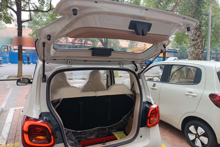 五菱汽车 宏光MINIEV 2025款 四门版 进阶款机舱底盘23