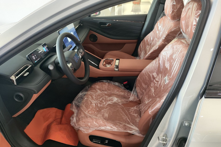 埃安 AION RT 2025款 520智豪版中控内饰7003