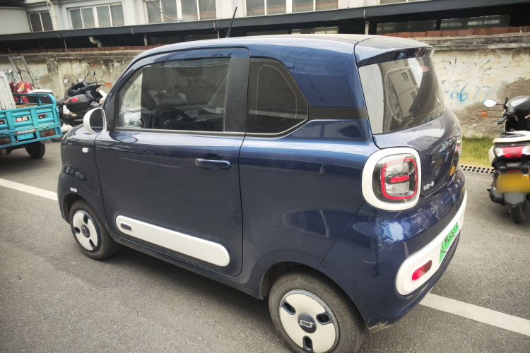 奔腾小马 2025款 222km 灵动马车身外观4