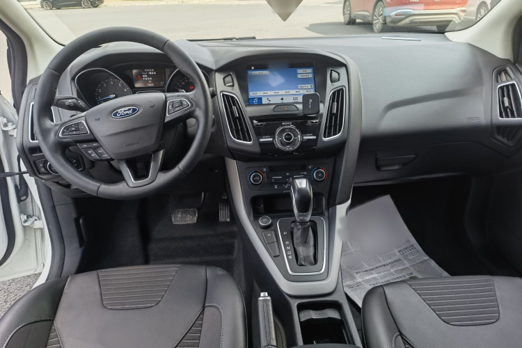 福特 福克斯 2017款 两厢 EcoBoost 180 自动运动型中控内饰7004