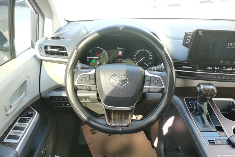 丰田 格瑞维亚 2024款 2.5L混动 舒适版局部细节13