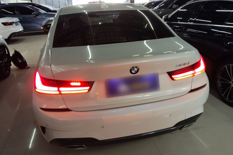 宝马3系 2021款 改款 325i M运动套装车身外观6