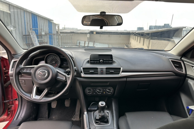 马自达3 昂克赛拉 2017款 三厢 1.5L 手动舒适型 国V中控内饰7001