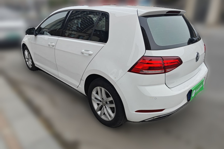 大众 高尔夫 2018款 230TSI 自动舒适型车身外观5