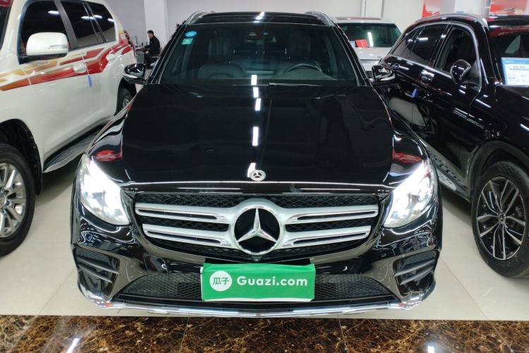 奔驰GLC 2019款 改款 GLC 300 L 4MATIC 动感型车身外观2