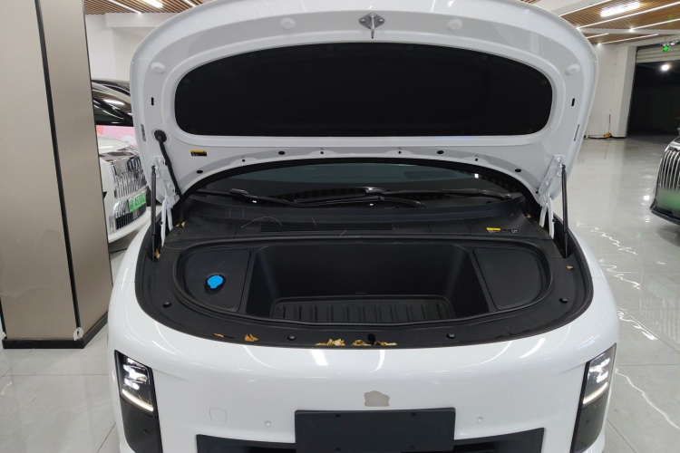 理想汽车 理想i6 2025款 四驱标准型机舱底盘24