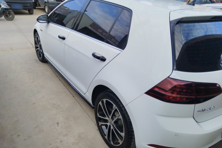 大众 高尔夫 2019款 280TSI DSG R-Line型 国V车身外观4