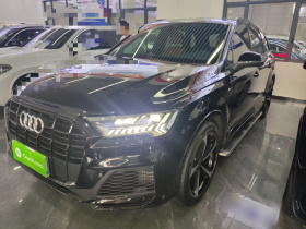 奥迪Q7 2023款 55 TFSI quattro S line运动型