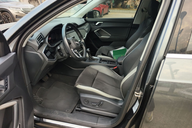 奥迪Q3 2020款 35 TFSI 进取动感型局部细节19