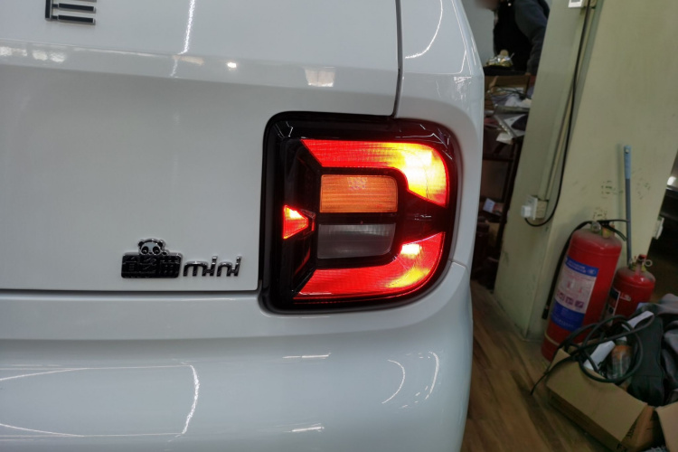 吉利银河 熊猫 2025款 210km 元气熊车身外观9