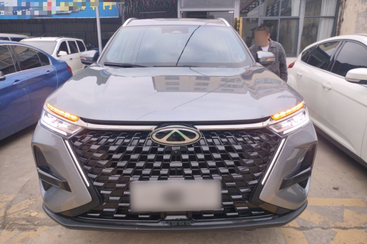 奇瑞 瑞虎8 PRO 2024款 冠军版 290T 两驱闪耀版 7座车身外观2