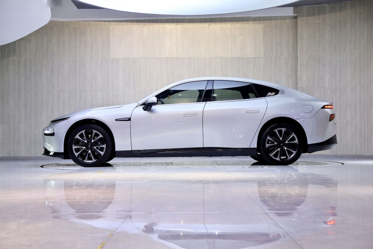 小鹏P7 2022款 480G+车身外观6007