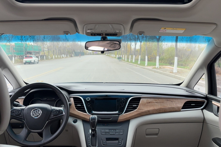 别克GL8 2018款 ES 28T 舒适型 国VI中控内饰7006