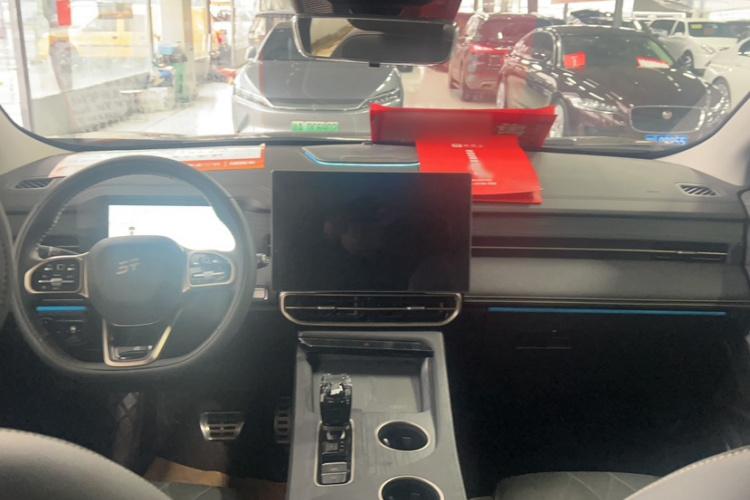 捷途山海L9 2024款 1.5TD 2DHT Pro 7座中控内饰7001