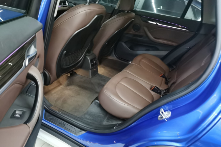 宝马X1 2020款 xDrive25Li 尊享型中控内饰7004