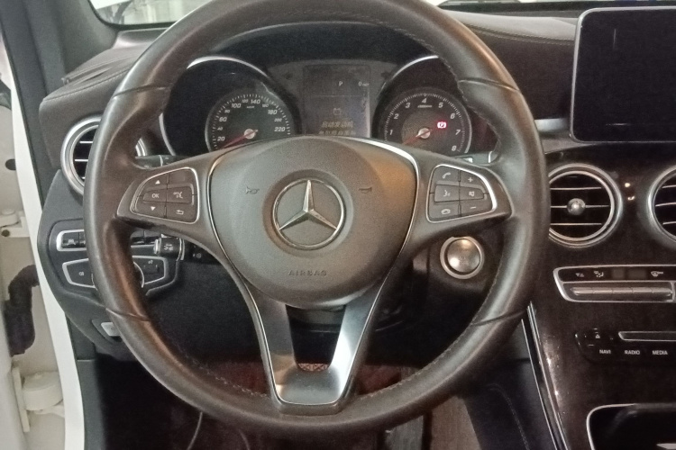 奔驰GLC 2016款 GLC 260 4MATIC 豪华型中控内饰13