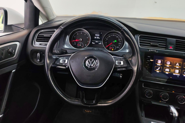 大众 高尔夫 2020款 200TSI DSG舒适进取版中控内饰13