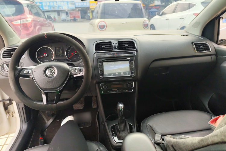大众 Polo 2014款 1.6L 自动豪华版中控内饰12