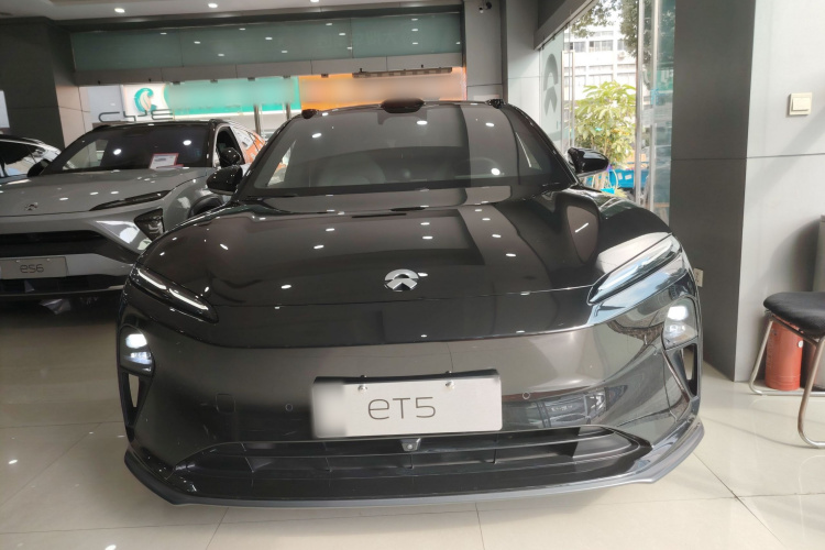 蔚来ET5 2024款 75kWh车身外观2