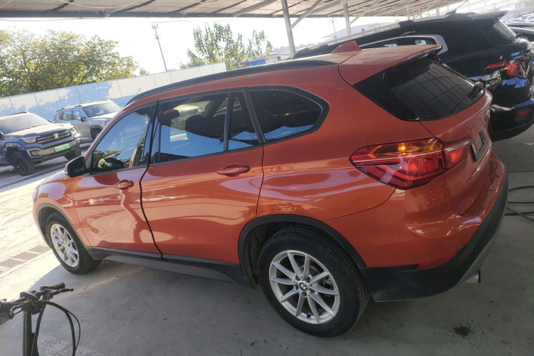 宝马X1 2018款 sDrive18Li 时尚型车身外观4