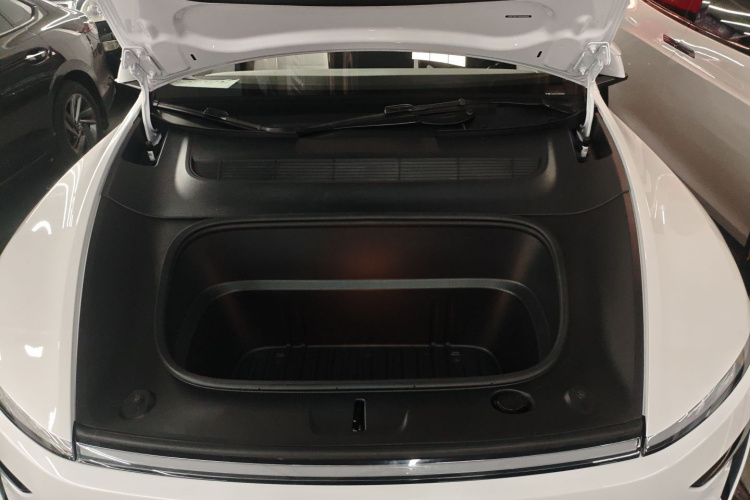 特斯拉 Model Y 2025款 后轮驱动版局部细节24