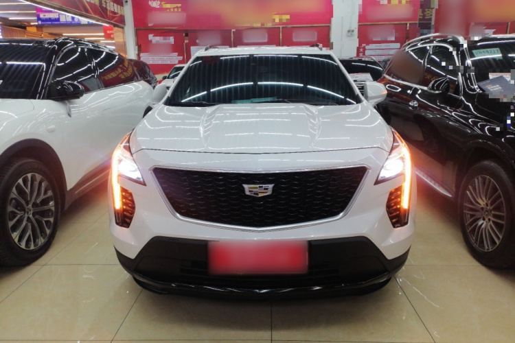 凯迪拉克XT4 2018款 28T 四驱领先运动型车身外观2