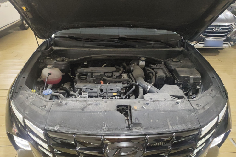 现代 2023款 途胜L 1.5T 自动两驱DLX豪华版机舱底盘24